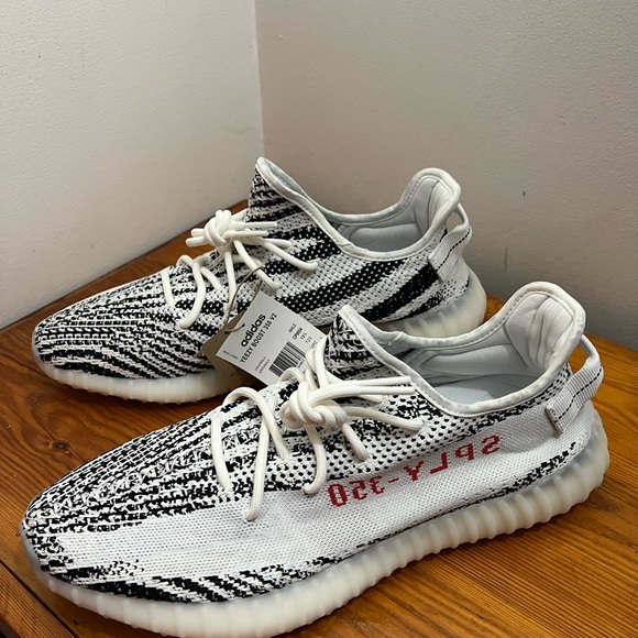 Dead stock Yeezy Boost 350 V2 ‘Zebra’ - Picture 5 of 6